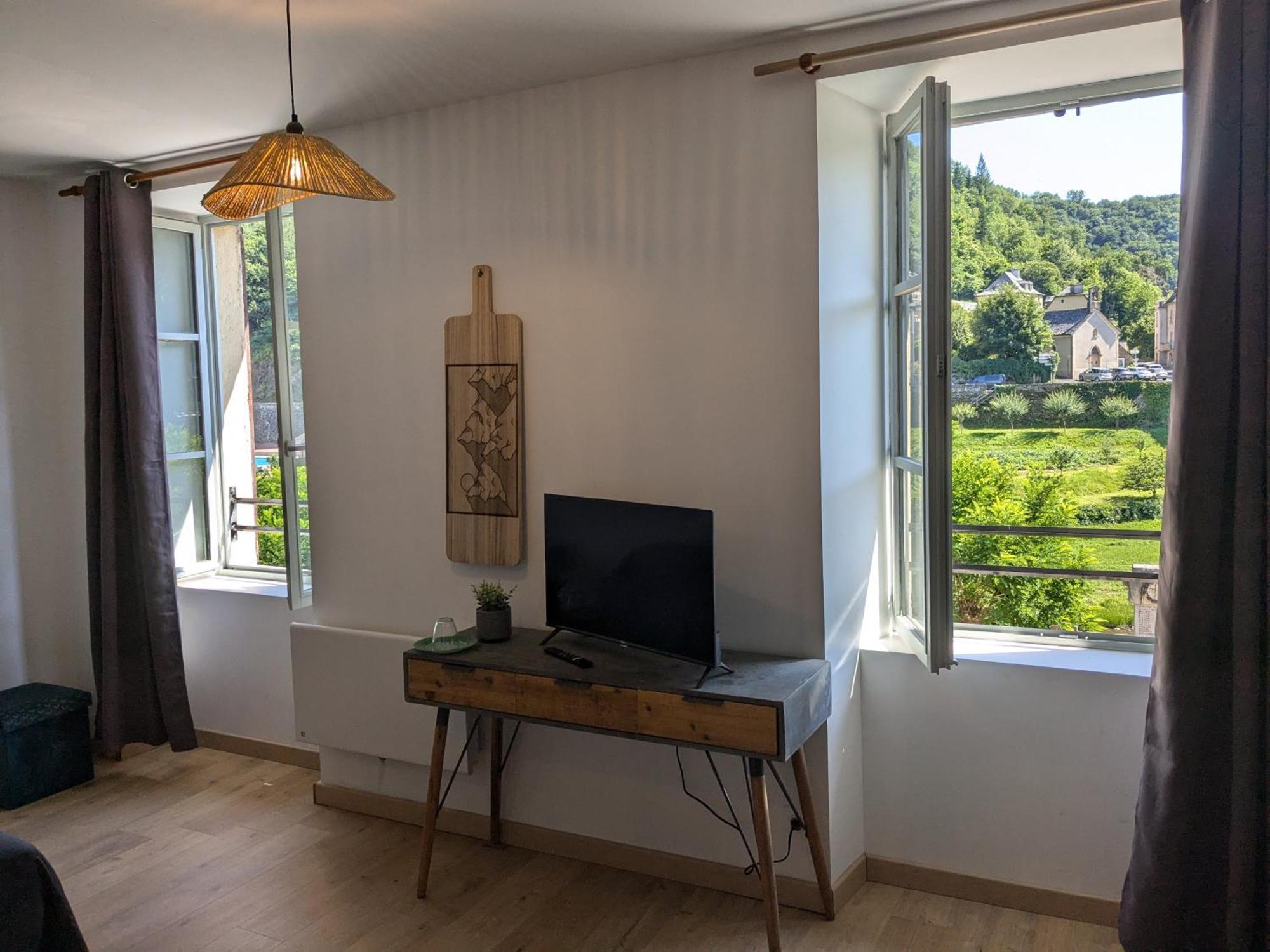 Chez Cornelia Bed and Breakfast Estaing  Buitenkant foto