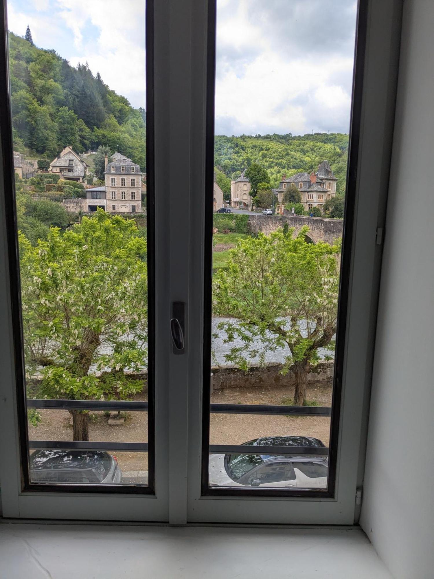 Chez Cornelia Bed and Breakfast Estaing  Buitenkant foto